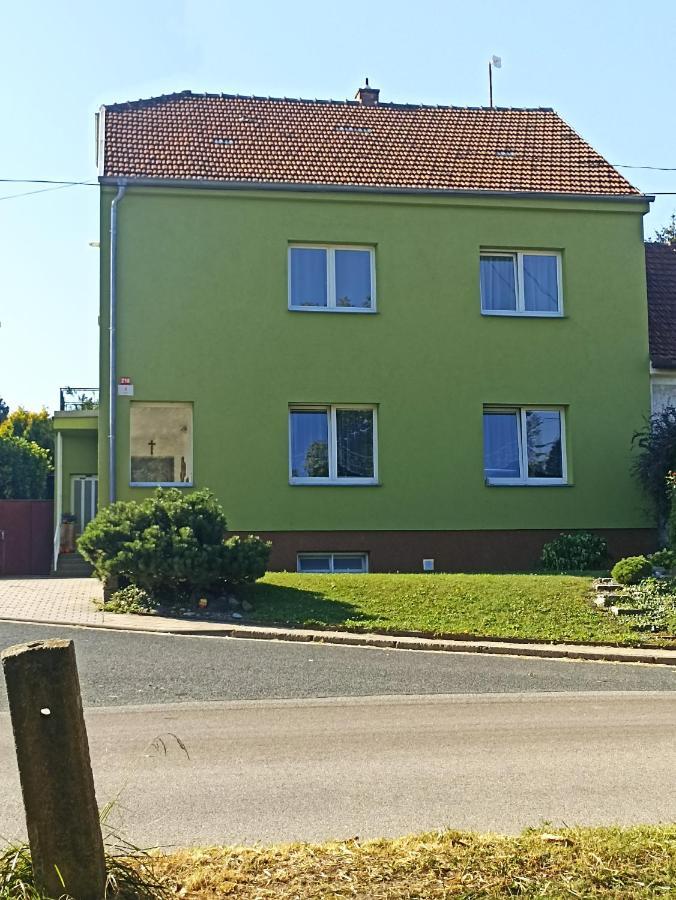 Ubytovani V Rodinnem Dome Ostopovice Exterior foto
